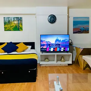 Stratford 3 Bedrooms House, Separate Reception, Close To Abba, Westfield, Olympic Stadium London